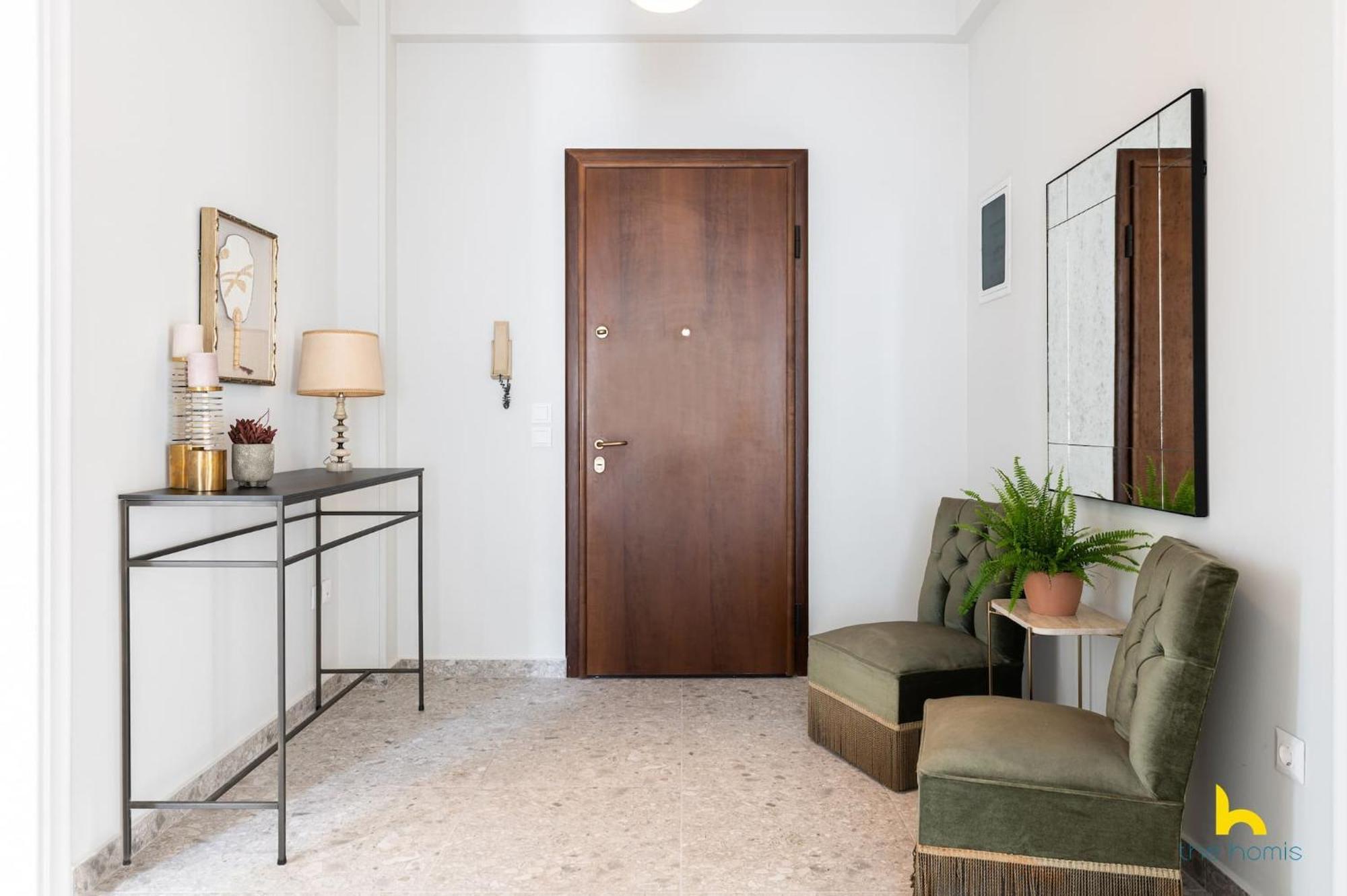 Apartment Contemporary 2-bdr Near Kalimarmaro & Alsos Park! *