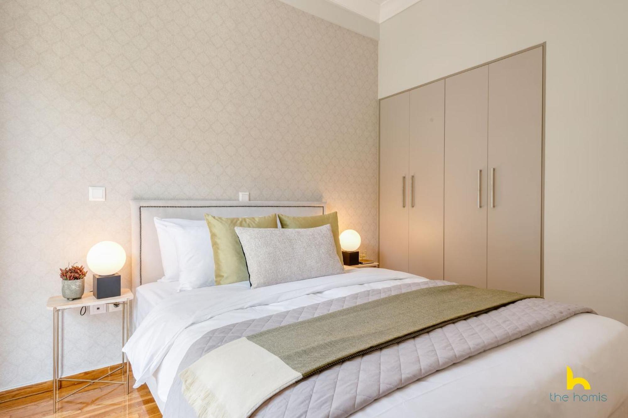 Apartment Contemporary 2-bdr Near Kalimarmaro & Alsos Park!